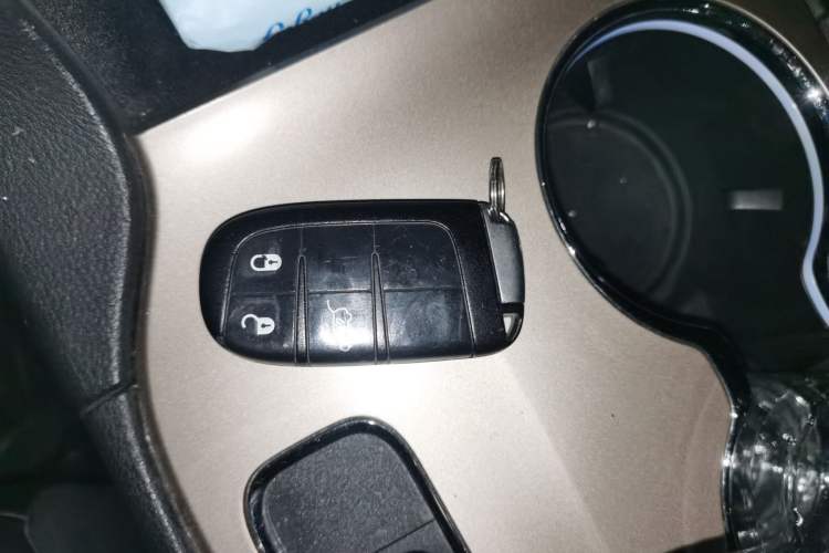 Used Jeep Grand Cherokee 2014 3.6L Elite Navigation Edition Vehicle Key