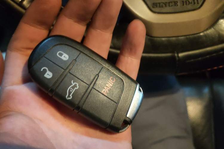 Used Jeep Grand Cherokee 2014 3.6L Elite Navigation Edition Vehicle Key