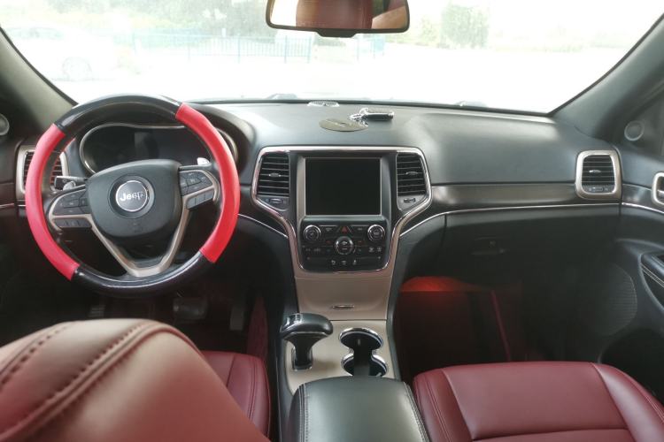 Used Jeep Grand Cherokee 2014 3.0L Comfort Navigation Edition Center Console