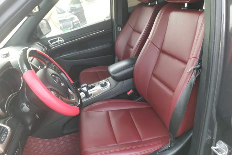 Used Jeep Grand Cherokee 2014 3.0L Comfort Navigation Edition Left Front Seat