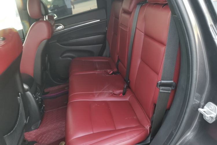 Used Jeep Grand Cherokee 2014 3.0L Comfort Navigation Edition Left Rear Seat