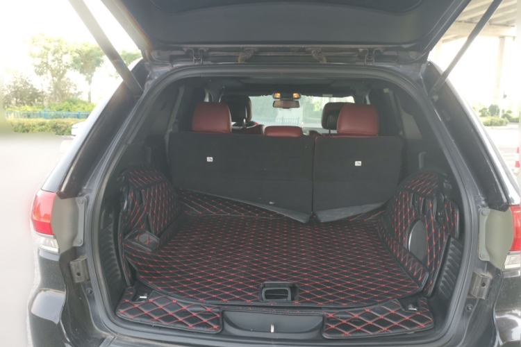 Used Jeep Grand Cherokee 2014 3.0L Comfort Navigation Edition Trunk