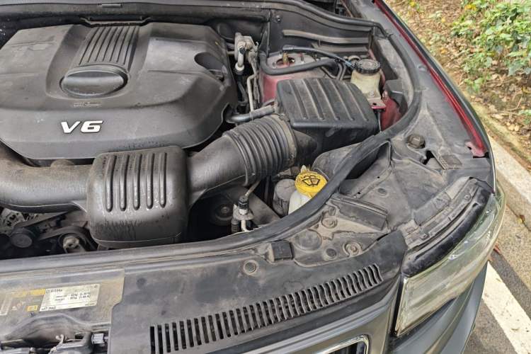 Used Jeep Grand Cherokee 2014 3.6L Elite Navigation Edition Engine Bay Left