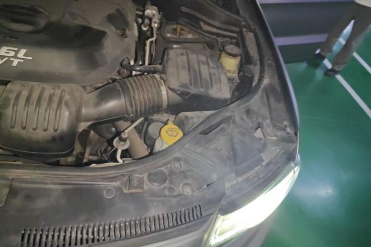 Used Jeep Grand Cherokee 2014 3.6L Elite Navigation Edition Engine Bay Left