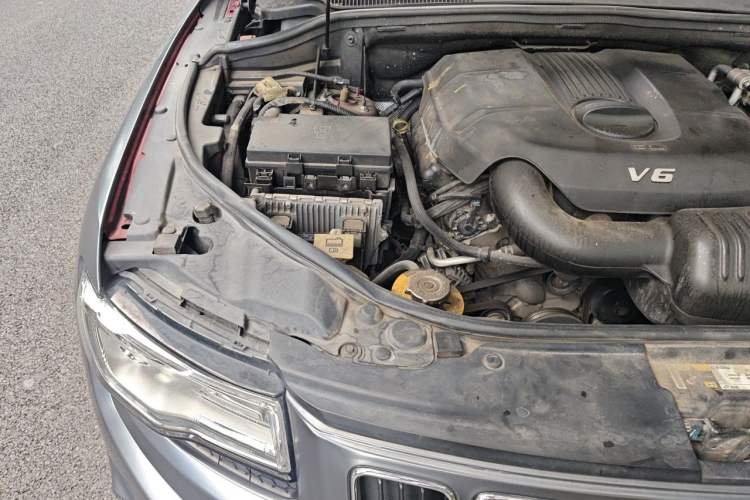 Used Jeep Grand Cherokee 2014 3.6L Elite Navigation Edition Engine Bay Right