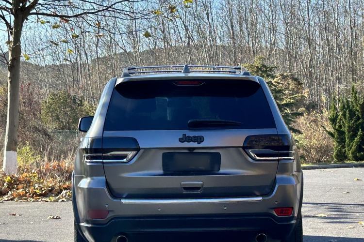 Used Jeep Grand Cherokee 2014 3.0L Comfort Navigation Edition Exterior 4