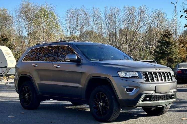 Used Jeep Grand Cherokee 2014 3.0L Comfort Navigation Edition Exterior 5