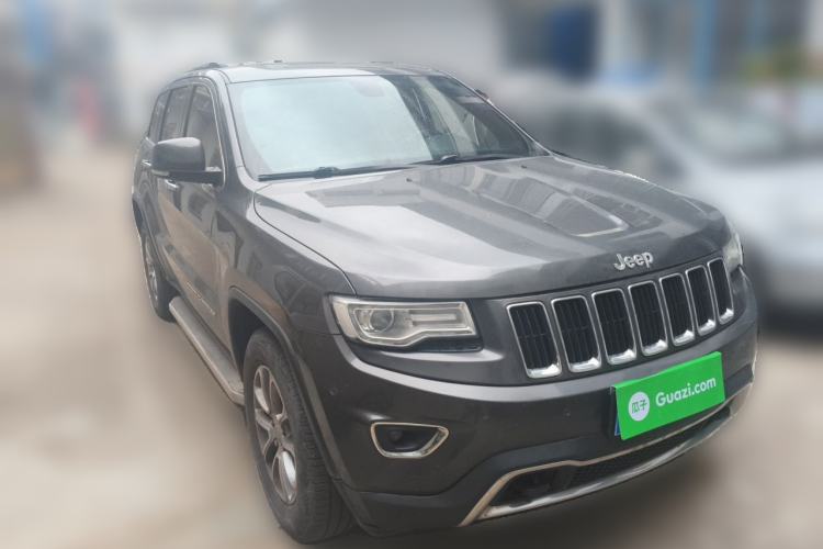 Used Jeep Grand Cherokee 2014 3.0L Comfort Navigation Edition Front Right 45 Deg