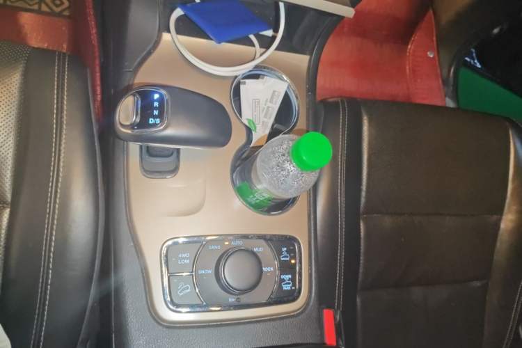 Used Jeep Grand Cherokee 2014 3.6L Elite Navigation Edition Gear Lever