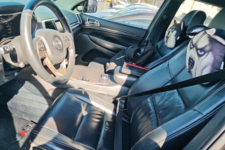 Used Jeep Grand Cherokee 2014 3.0L Comfort Navigation Edition Left Front Seat