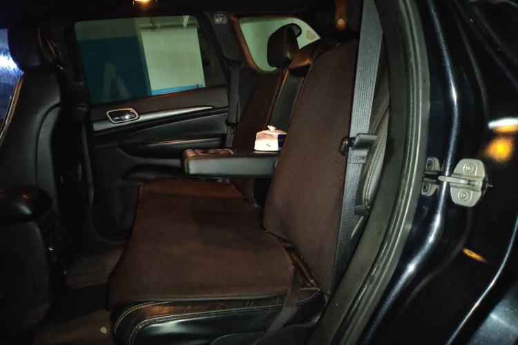 Used Jeep Grand Cherokee 2014 3.6L Comfort Navigation Edition Left Rear Seat