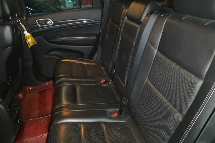 Used Jeep Grand Cherokee 2014 3.6L Elite Navigation Edition Left Rear Seat