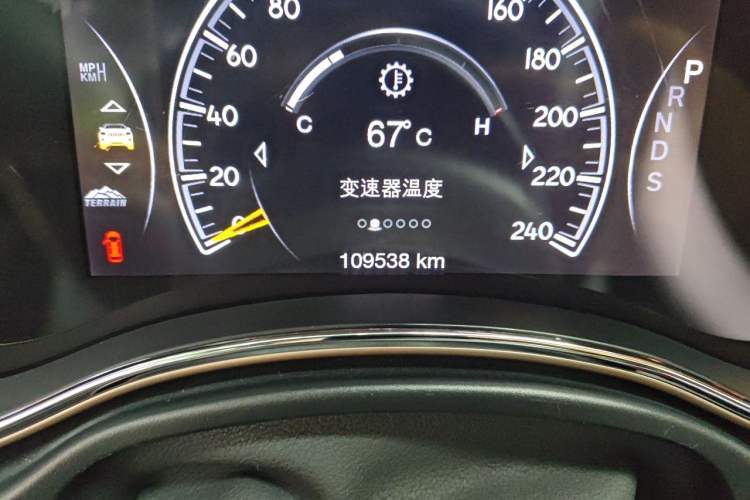 Used Jeep Grand Cherokee 2014 3.6L Elite Navigation Edition Odometer Close Up