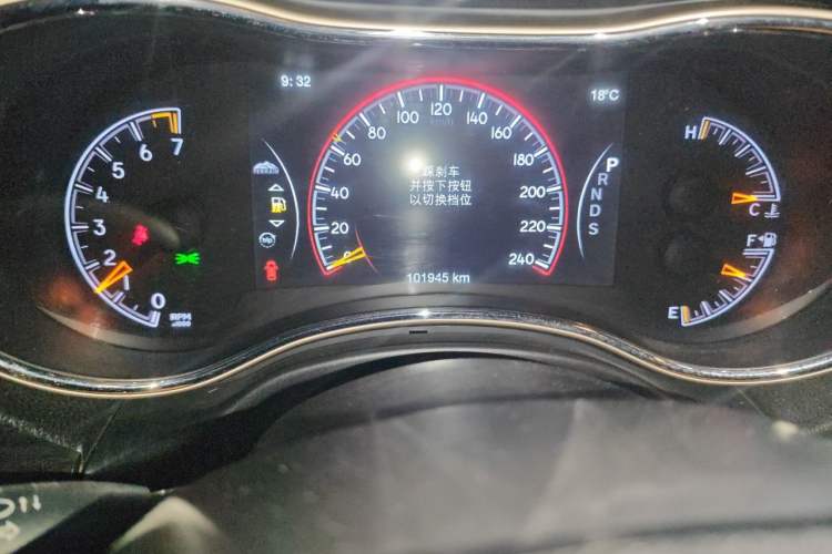 Used Jeep Grand Cherokee 2014 3.6L Elite Navigation Edition Odometer Close Up