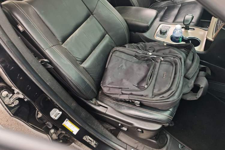 Used Jeep Grand Cherokee 2014 3.0L Comfort Navigation Edition Right Front Seat