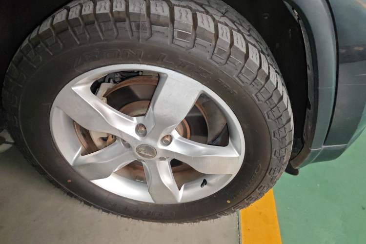 Used Jeep Grand Cherokee 2014 3.6L Comfort Navigation Edition Right Front Wheel Hub