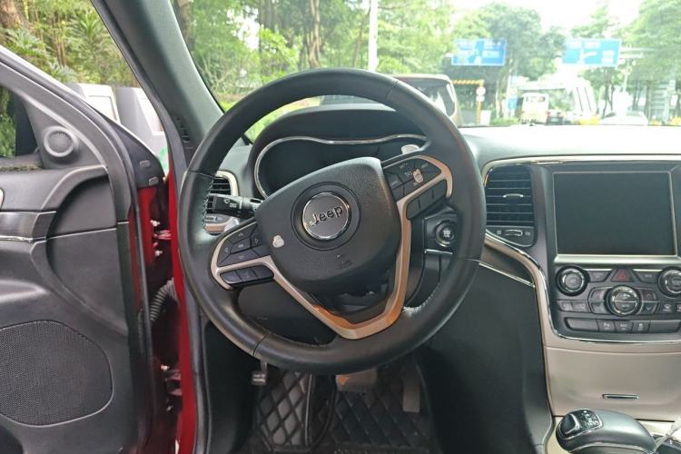 Used Jeep Grand Cherokee 2014 3.6L Elite Navigation Edition Steering Wheel