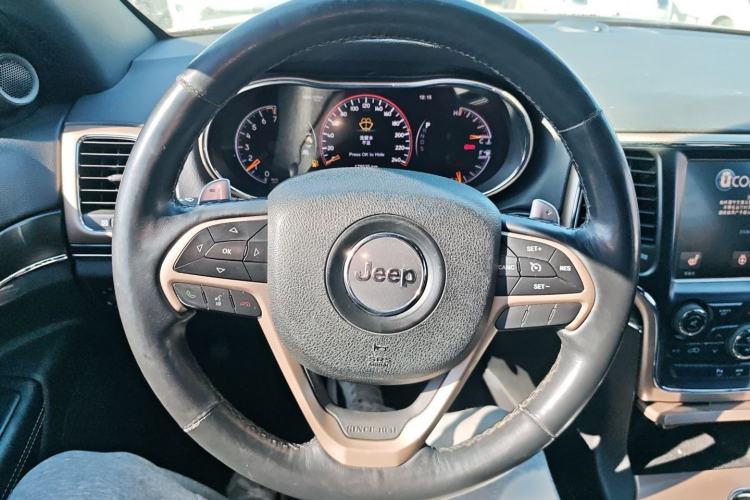 Used Jeep Grand Cherokee 2014 3.0L Comfort Navigation Edition Steering Wheel