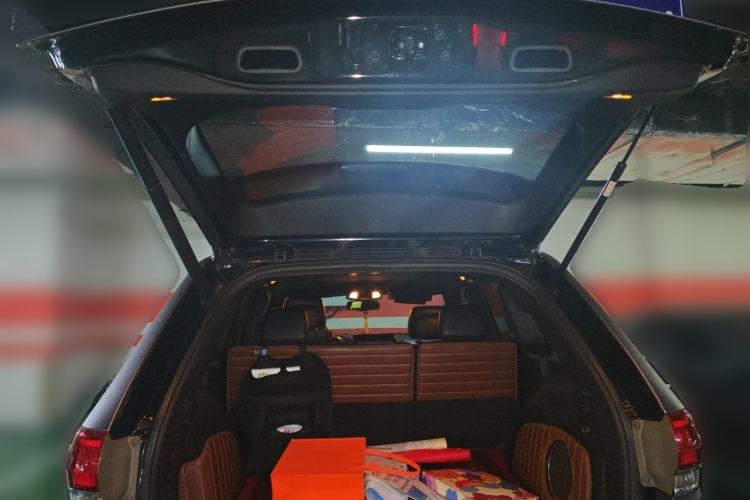 Used Jeep Grand Cherokee 2014 3.6L Elite Navigation Edition Trunk