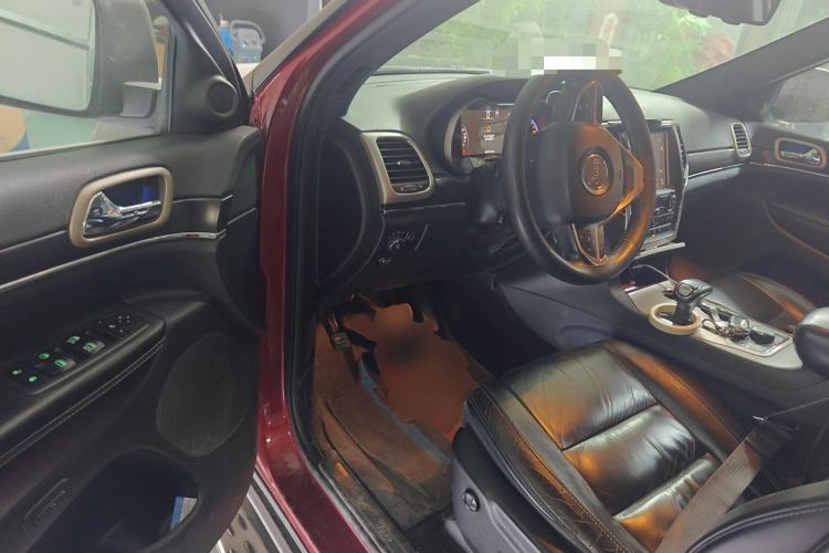 Used Jeep Grand Cherokee 2014 3.0L Comfort Navigation Edition Driver Seat