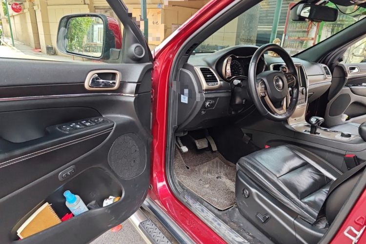 Used Jeep Grand Cherokee 2014 3.0L Comfort Navigation Edition Driver Seat