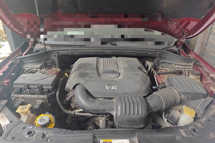 Used Jeep Grand Cherokee 2014 3.0L Comfort Navigation Edition Engine Bay