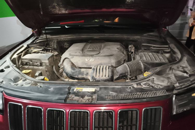 Used Jeep Grand Cherokee 2014 3.6L Elite Navigation Edition Engine Bay