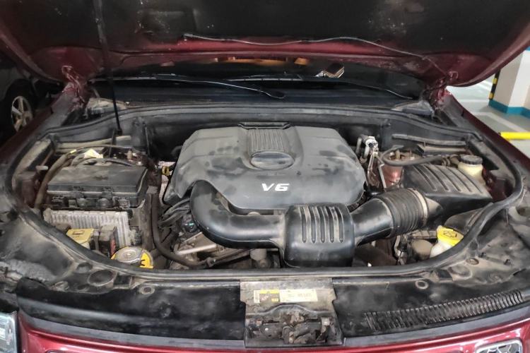 Used Jeep Grand Cherokee 2014 3.6L Elite Navigation Edition Engine Bay