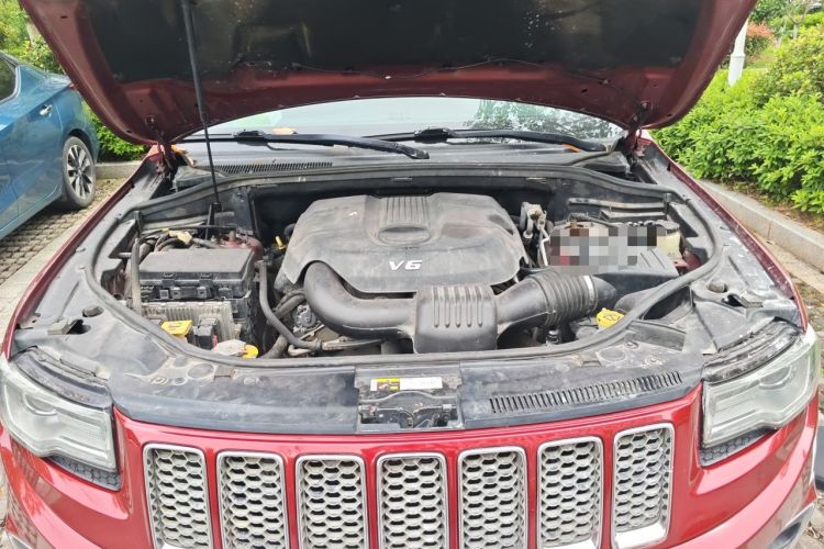 Used Jeep Grand Cherokee 2014 3.6L Elite Navigation Edition Engine Bay
