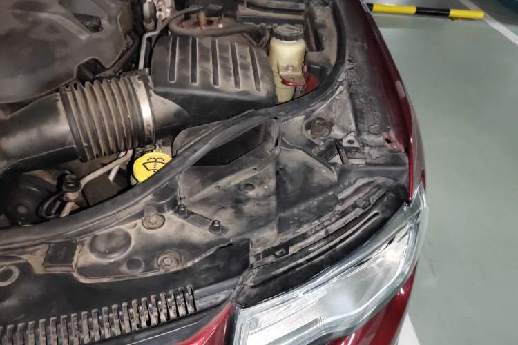 Used Jeep Grand Cherokee 2014 3.6L Elite Navigation Edition Engine Bay Left