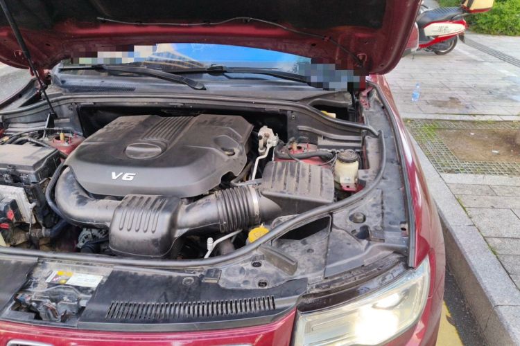 Used Jeep Grand Cherokee 2014 3.6L Elite Navigation Edition Engine Bay Left