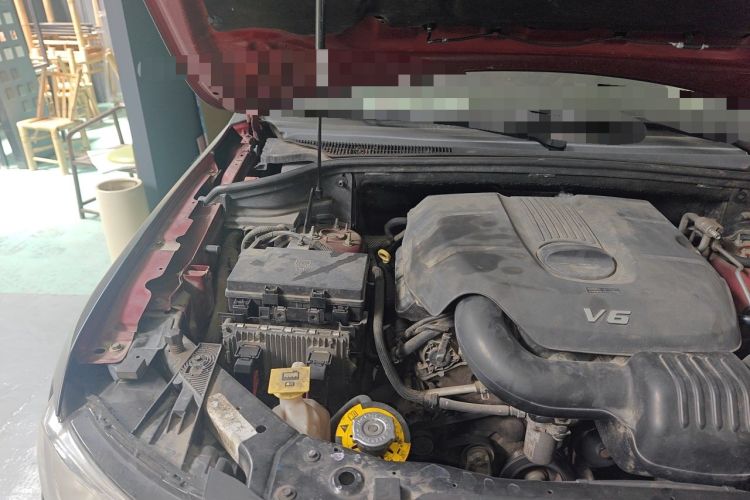 Used Jeep Grand Cherokee 2014 3.0L Comfort Navigation Edition Engine Bay Right