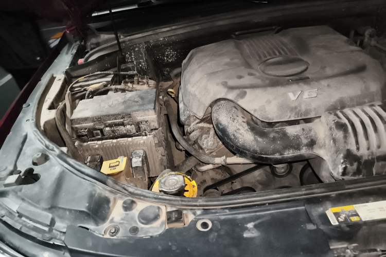 Used Jeep Grand Cherokee 2014 3.6L Elite Navigation Edition Engine Bay Right