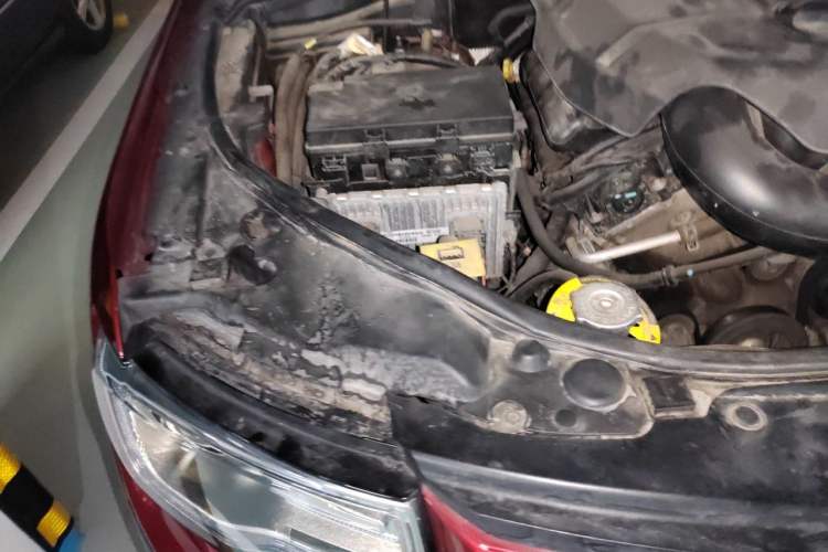 Used Jeep Grand Cherokee 2014 3.6L Elite Navigation Edition Engine Bay Right