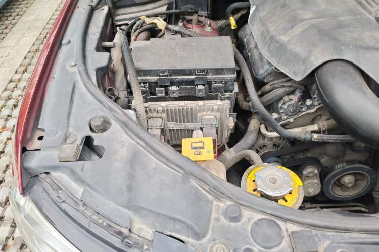 Used Jeep Grand Cherokee 2014 3.6L Elite Navigation Edition Engine Bay Right