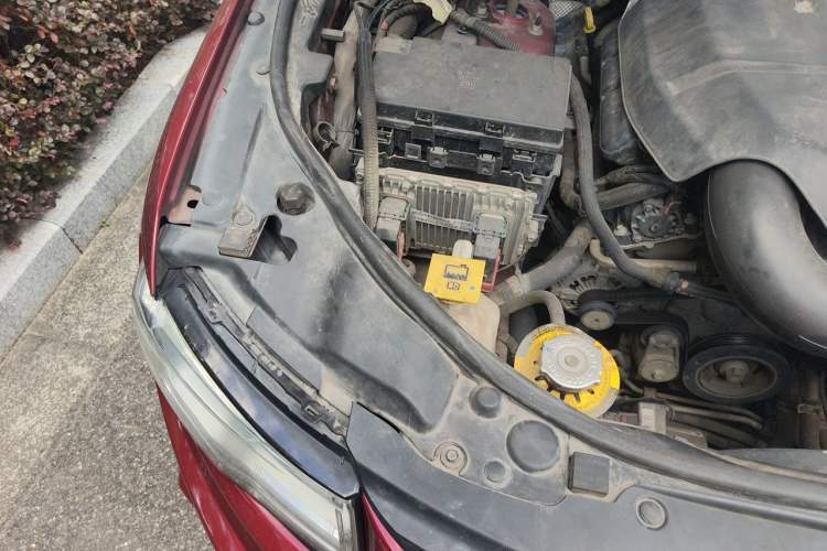 Used Jeep Grand Cherokee 2014 3.6L Elite Navigation Edition Engine Bay Right