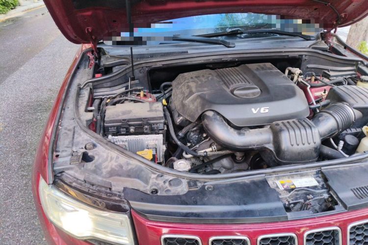 Used Jeep Grand Cherokee 2014 3.6L Elite Navigation Edition Engine Bay Right
