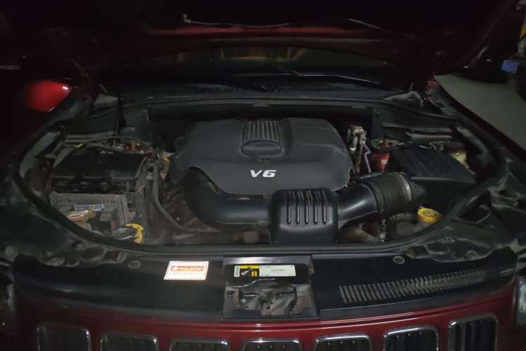 Used Jeep Grand Cherokee 2014 3.6L Elite Navigation Edition Engine Bay