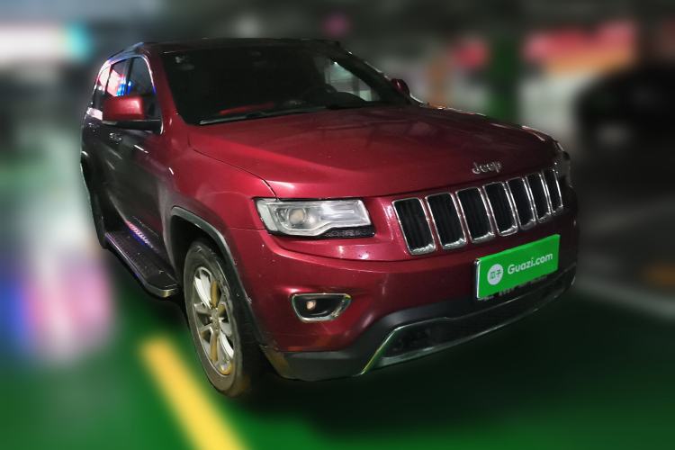Used Jeep Grand Cherokee 2014 3.6L Elite Navigation Edition Front Right 45 Deg