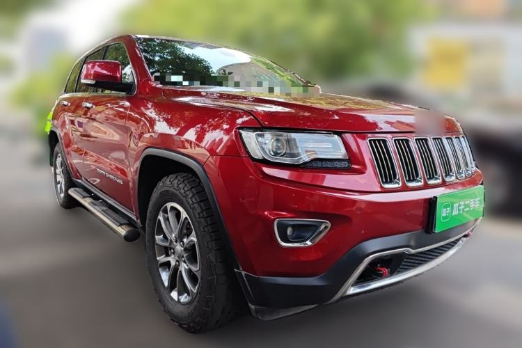 Used Jeep Grand Cherokee 2014 3.0L Comfort Navigation Edition Front Right 45 Deg