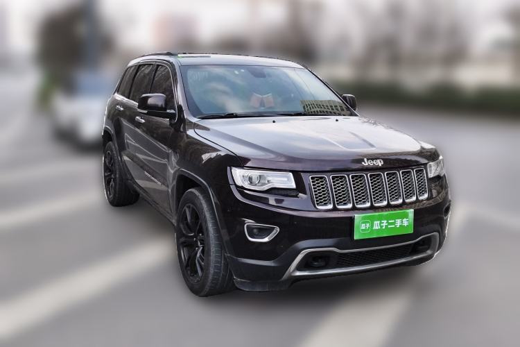 Used Jeep Grand Cherokee 2014 3.0TD Diesel Comfort Navigation Version Front Right 45 Deg