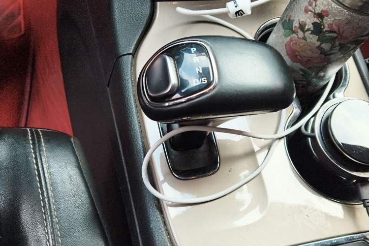 Used Jeep Grand Cherokee 2014 3.0TD Diesel Comfort Navigation Version Gear Lever