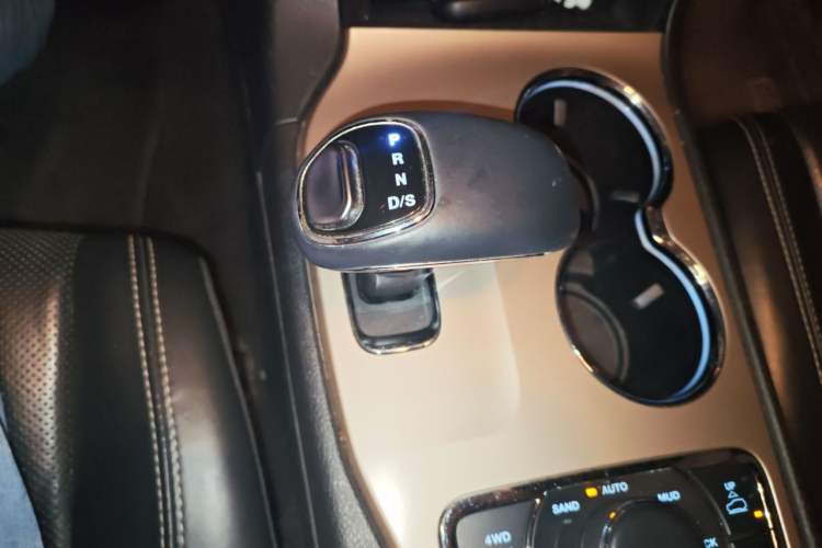 Used Jeep Grand Cherokee 2014 3.6L Elite Navigation Edition Gear Lever
