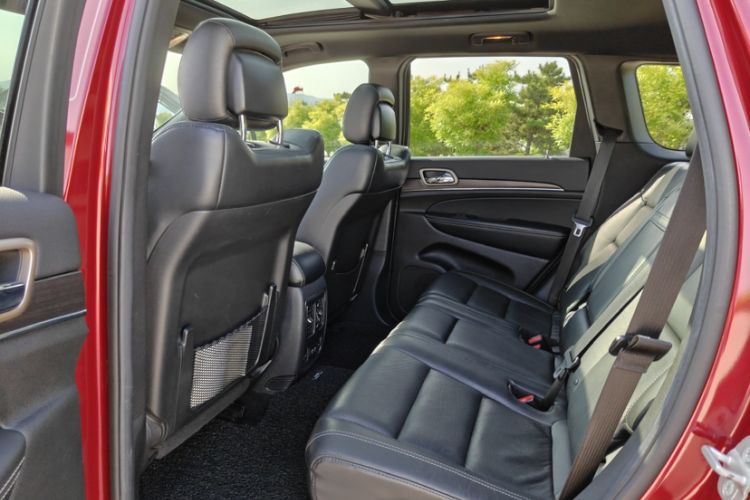Used Jeep Grand Cherokee 2014 3.6L Elite Navigation Edition Interior 1