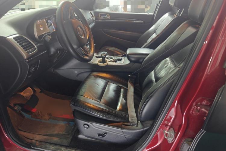 Used Jeep Grand Cherokee 2014 3.0L Comfort Navigation Edition Left Front Seat