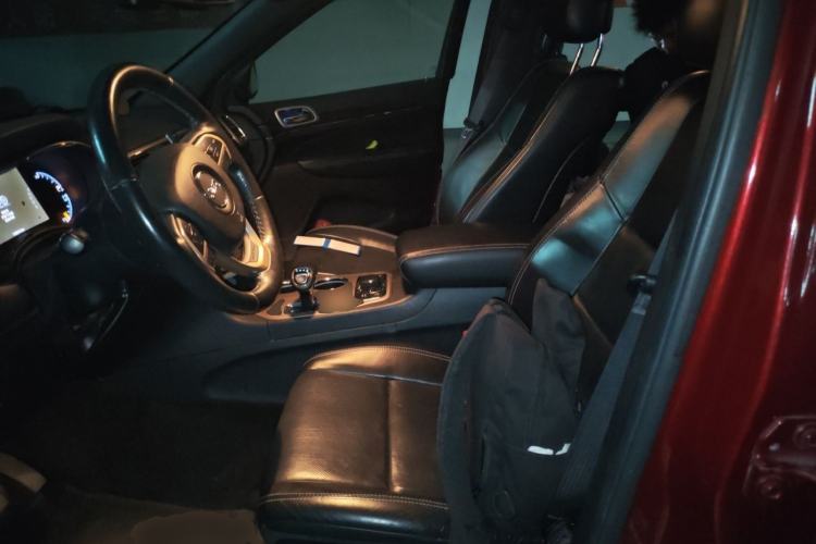 Used Jeep Grand Cherokee 2014 3.6L Elite Navigation Edition Left Front Seat