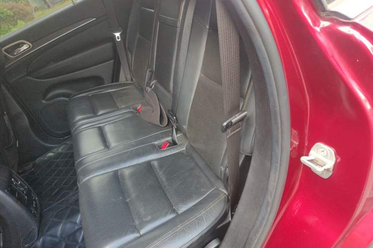 Used Jeep Grand Cherokee 2014 3.6L Elite Navigation Edition Left Rear Seat