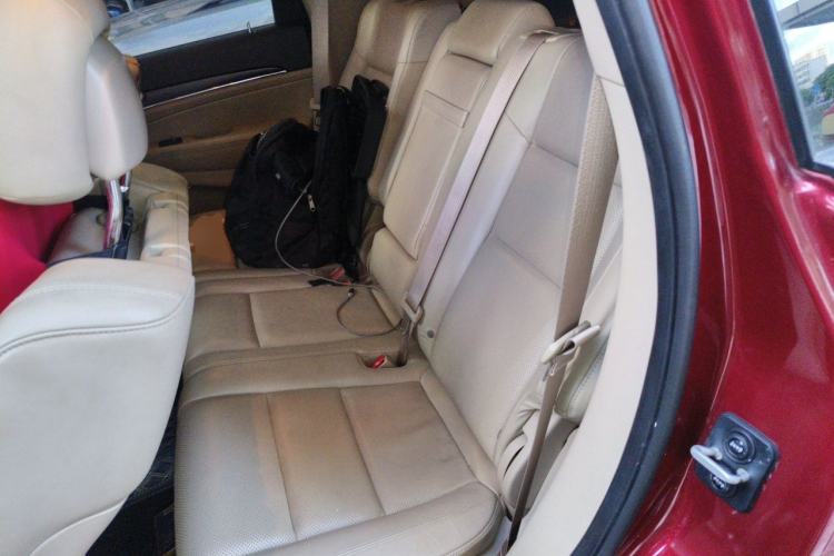 Used Jeep Grand Cherokee 2014 3.6L Elite Navigation Edition Left Rear Seat