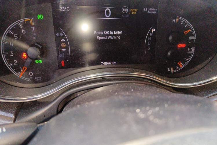 Used Jeep Grand Cherokee 2014 3.6L Elite Navigation Edition Odometer Close Up