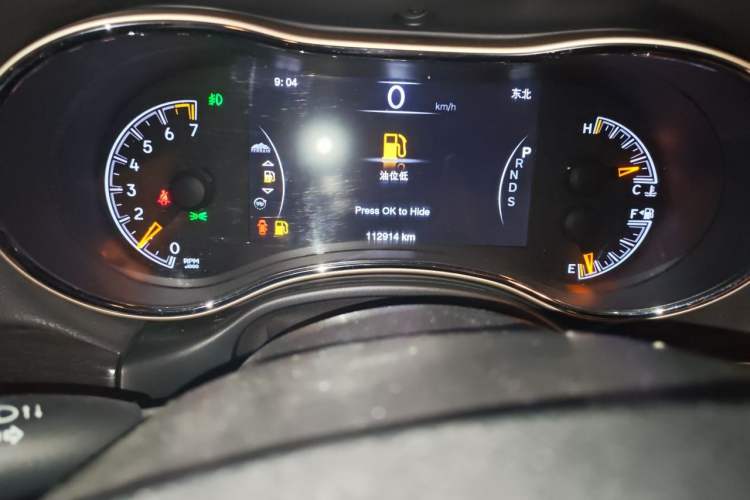 Used Jeep Grand Cherokee 2014 3.6L Elite Navigation Edition Odometer Close Up